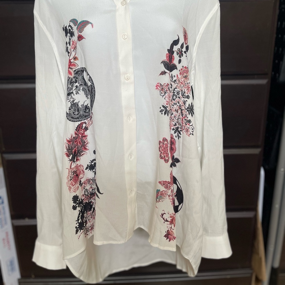 Desigual XL button up woman’s top white chest 40’ length 26’